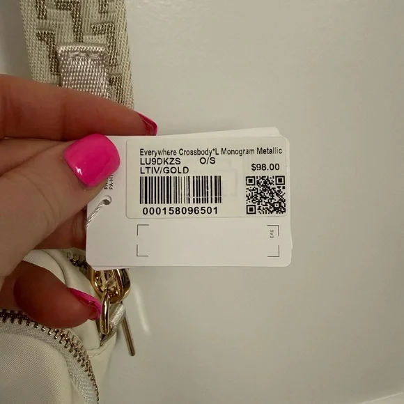 lululemon athletica Everywhere Crossbody Bag with Gold Hardware - Picture 2 of 5